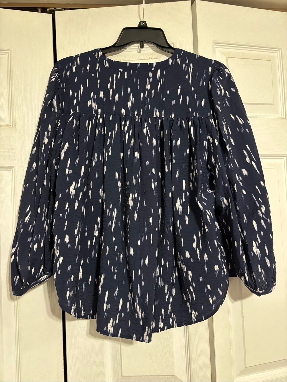 Simply Vera Vera Wang Navy Blue Printed Peasant Blouse